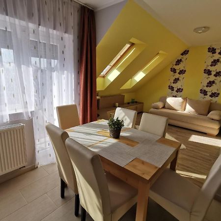 Szabo Apartman Sarvar Bagian luar foto