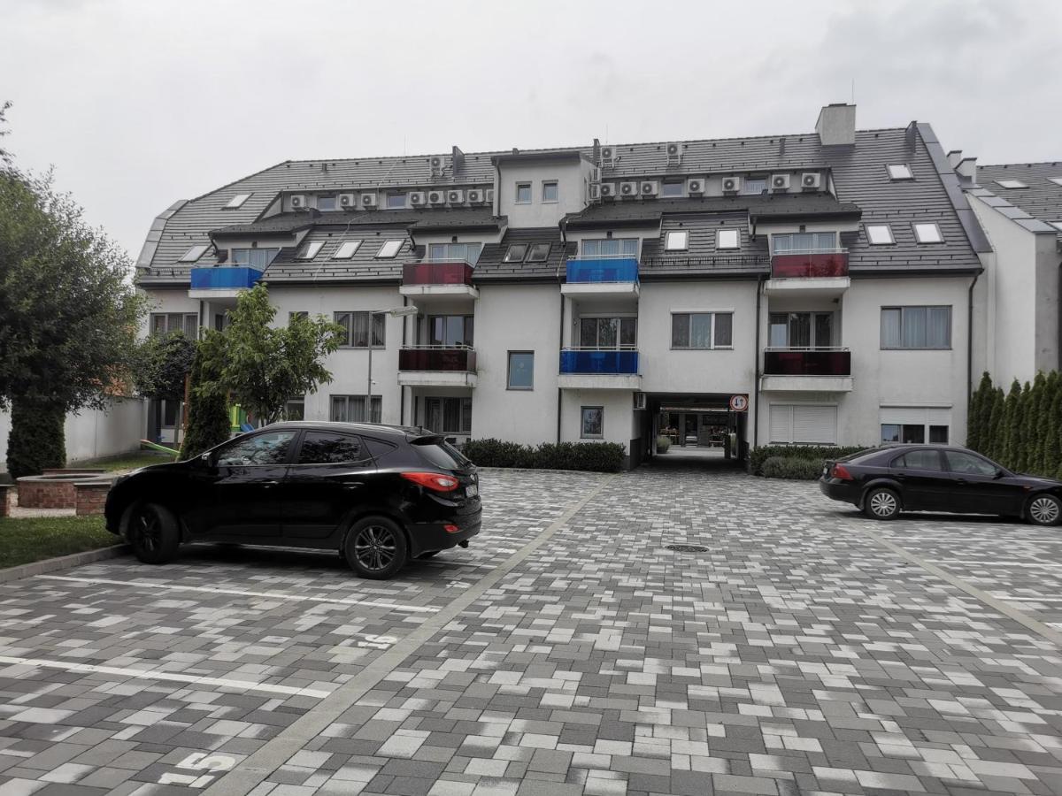 Szabo Apartman Sarvar Bagian luar foto