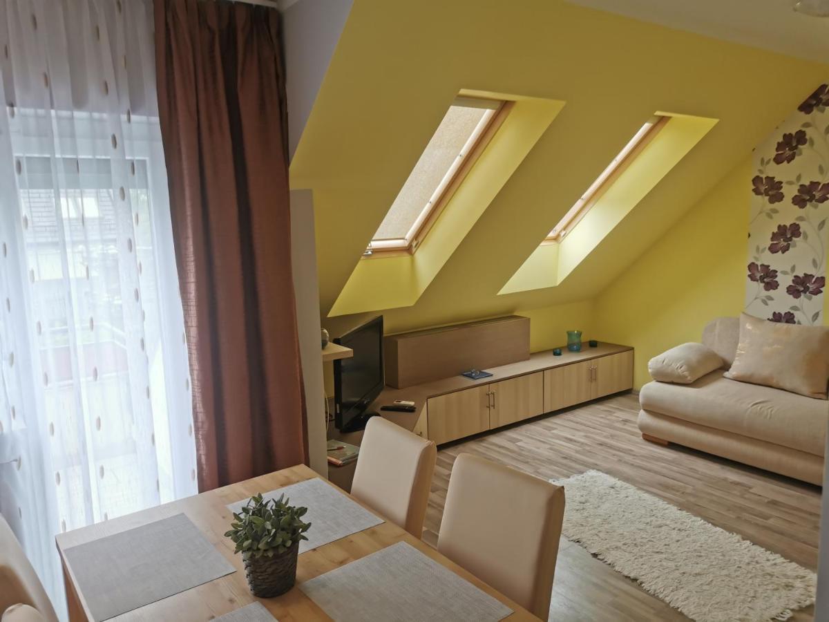 Szabo Apartman Sarvar Bagian luar foto